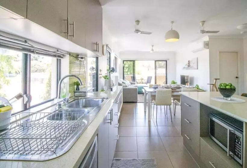 ペンション Zen Quest   The Nomads Pad Near Nightcliff Markets & Sunset Foreshore