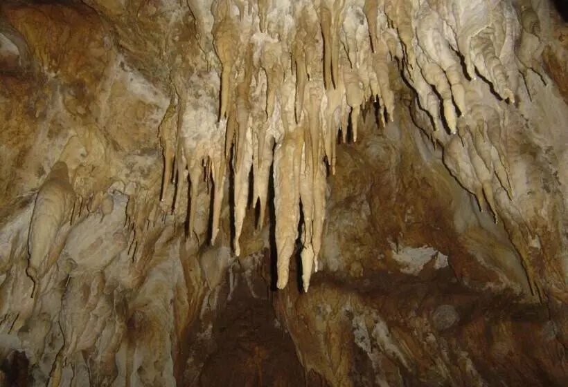 Hotelli Albergo Ristorante Montecucco Da Tobia