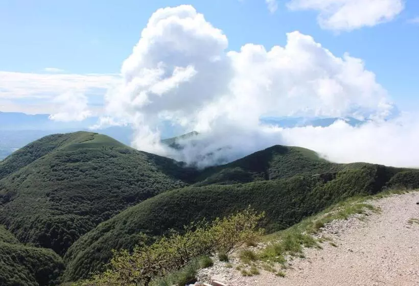 Hotelli Albergo Ristorante Montecucco Da Tobia
