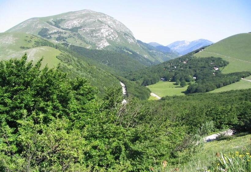 酒店 Albergo Ristorante Montecucco Da Tobia