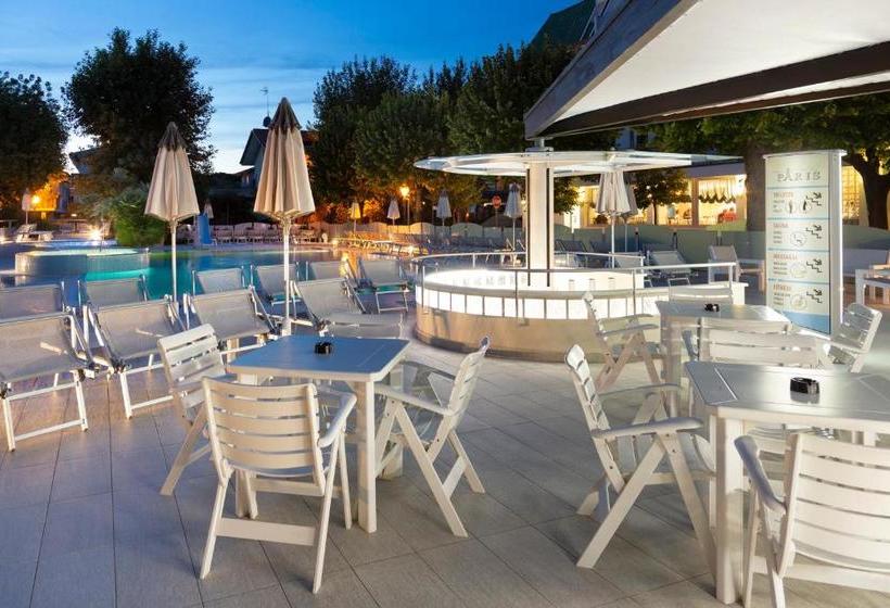 בית מלון כפרי Paris Resort