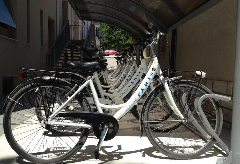 בית מלון כפרי Paris Resort