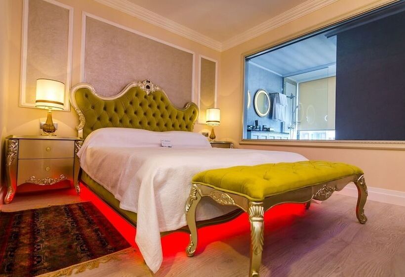 هتل Phoenicia Royal