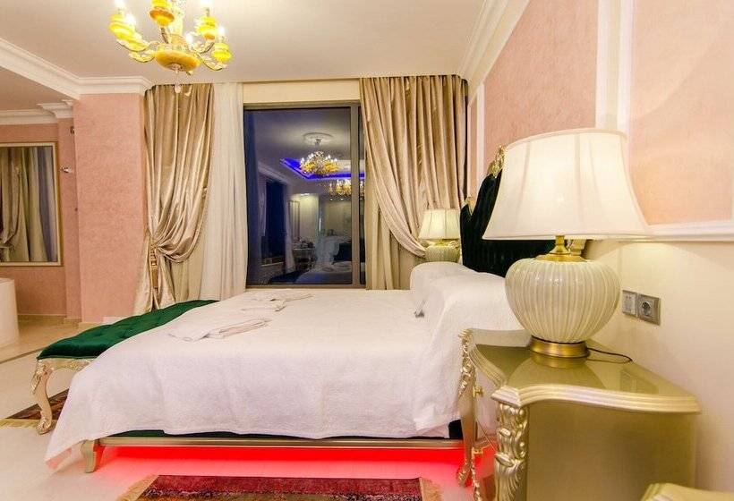 هتل Phoenicia Royal