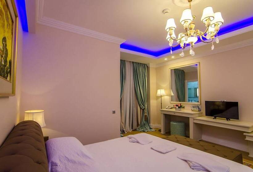 هتل Phoenicia Royal