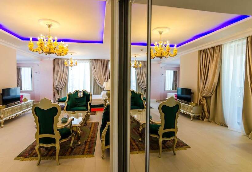 هتل Phoenicia Royal