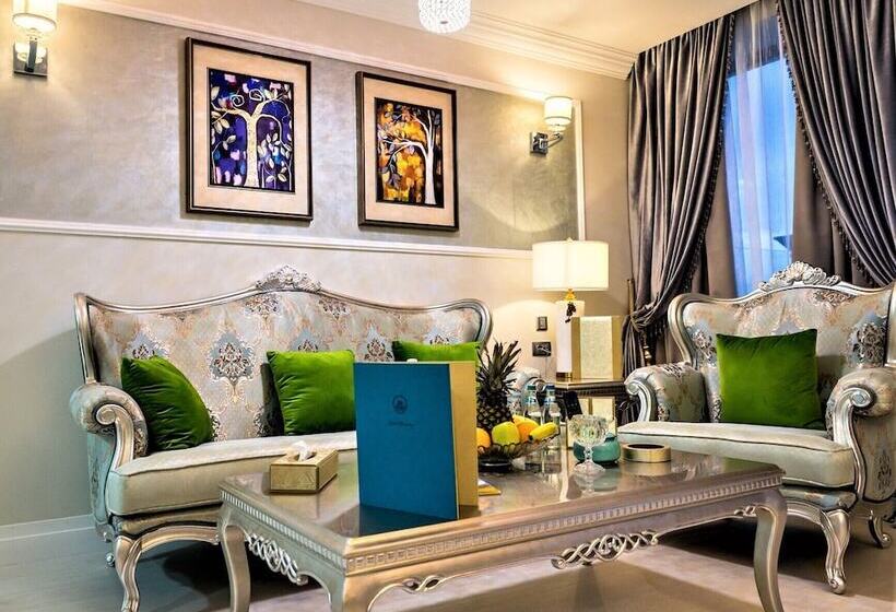 هتل Phoenicia Royal