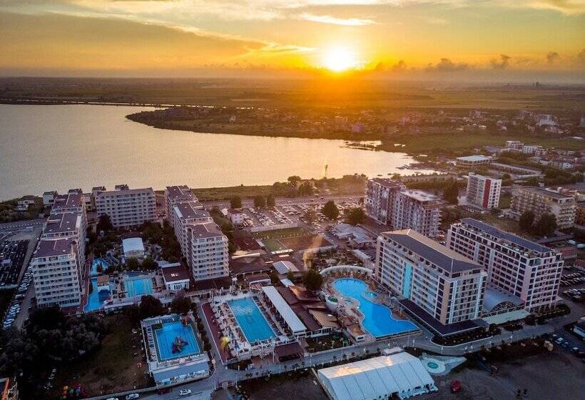 هتل Phoenicia Royal