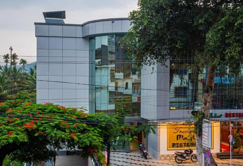 Hotel Woodside Residency