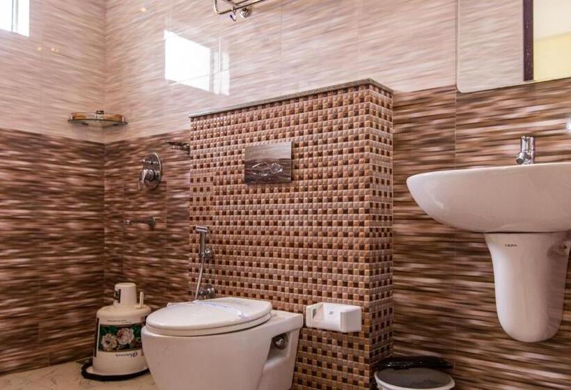 Hotel Woodside Residency