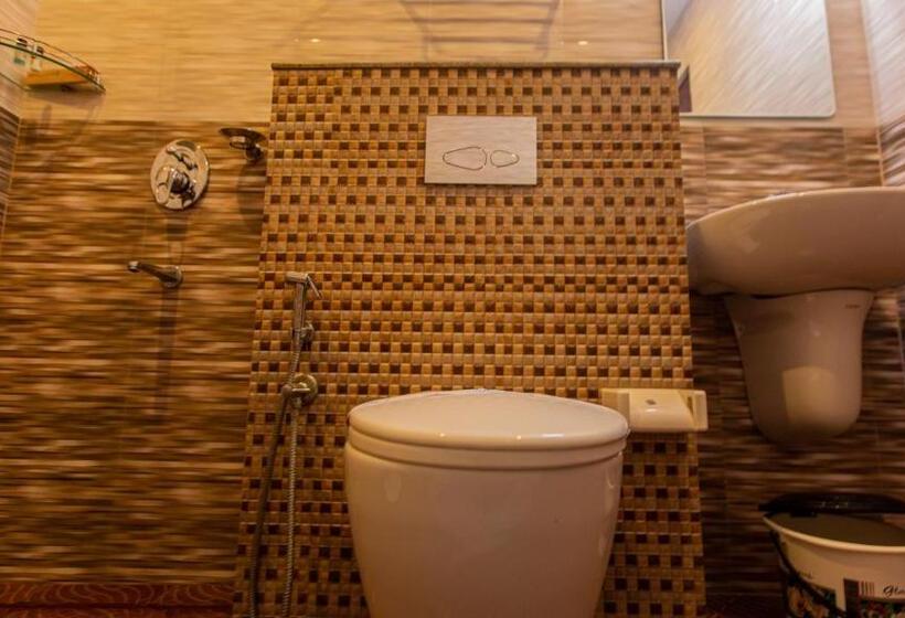 Hotel Woodside Residency