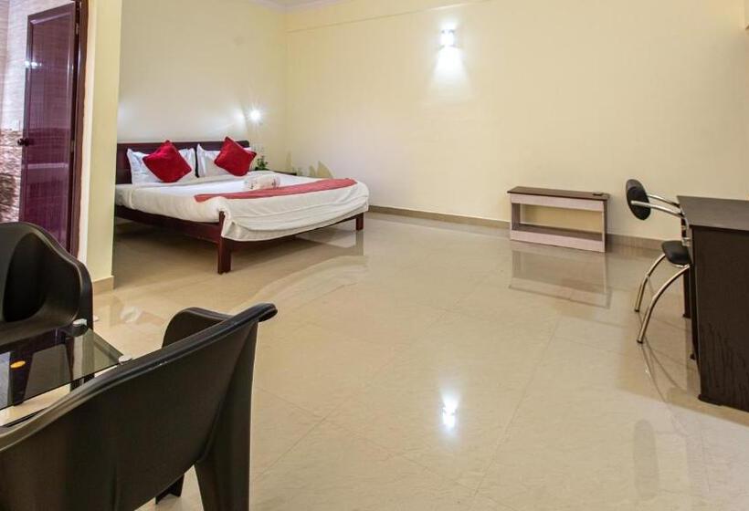 Hotel Woodside Residency