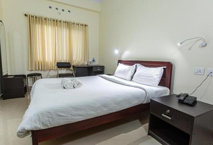 Hotel Woodside Residency