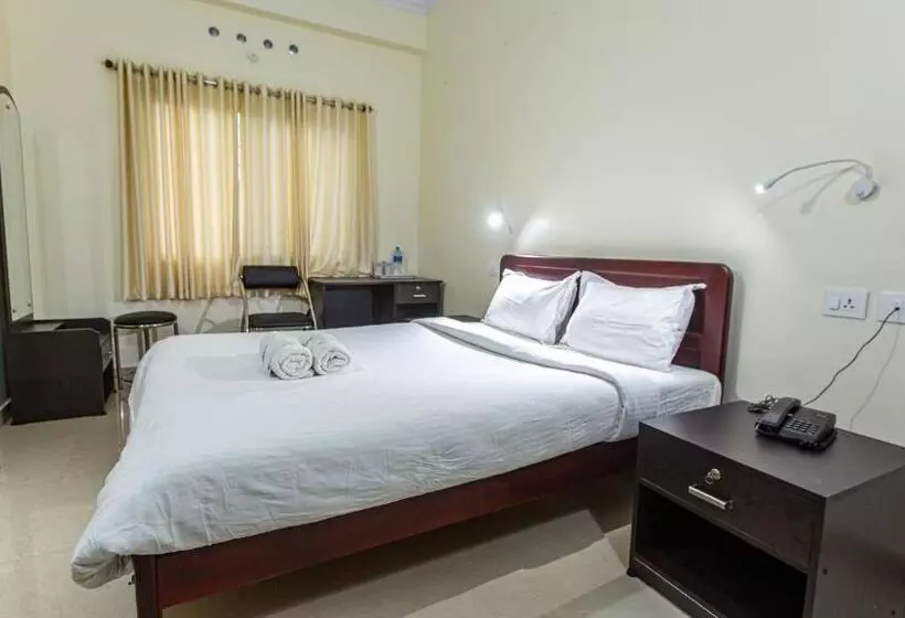 ホテル Woodside Residency