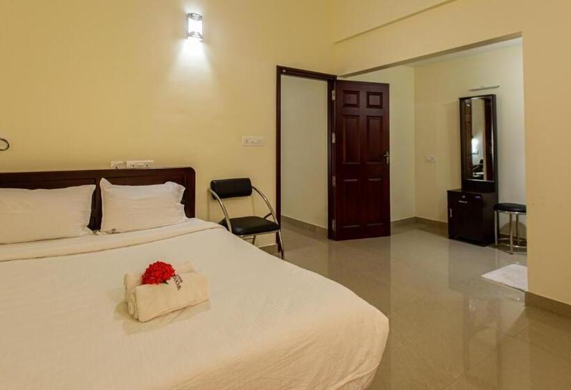 Hotel Woodside Residency