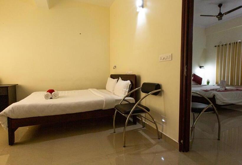 Hotel Woodside Residency