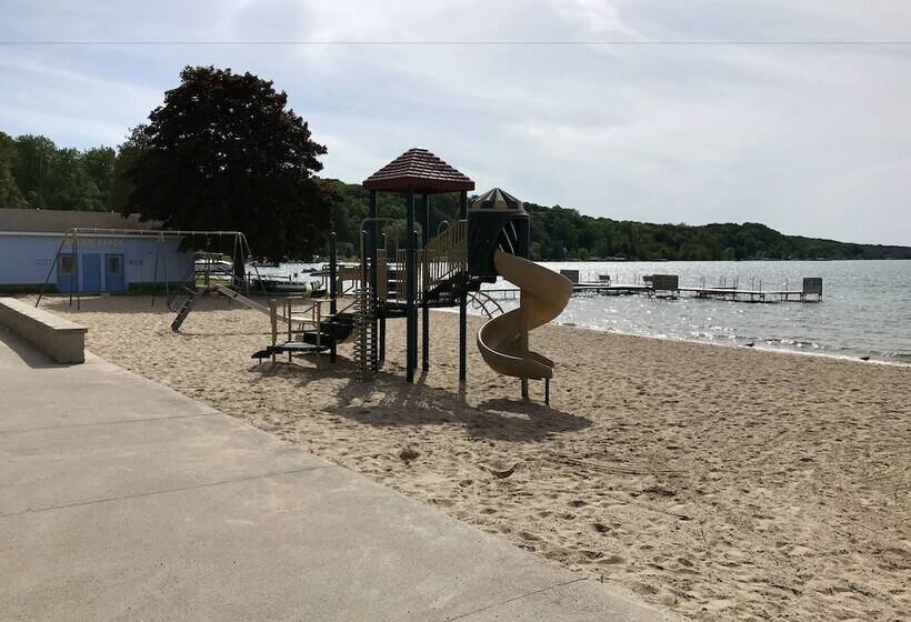 فندق على الطريق Cedar Ridge Cabins