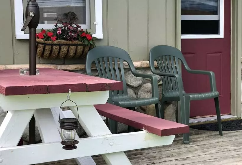 Motelli Cedar Ridge Cabins