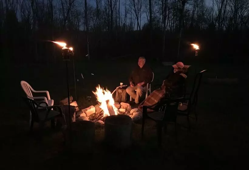 Motelli Cedar Ridge Cabins