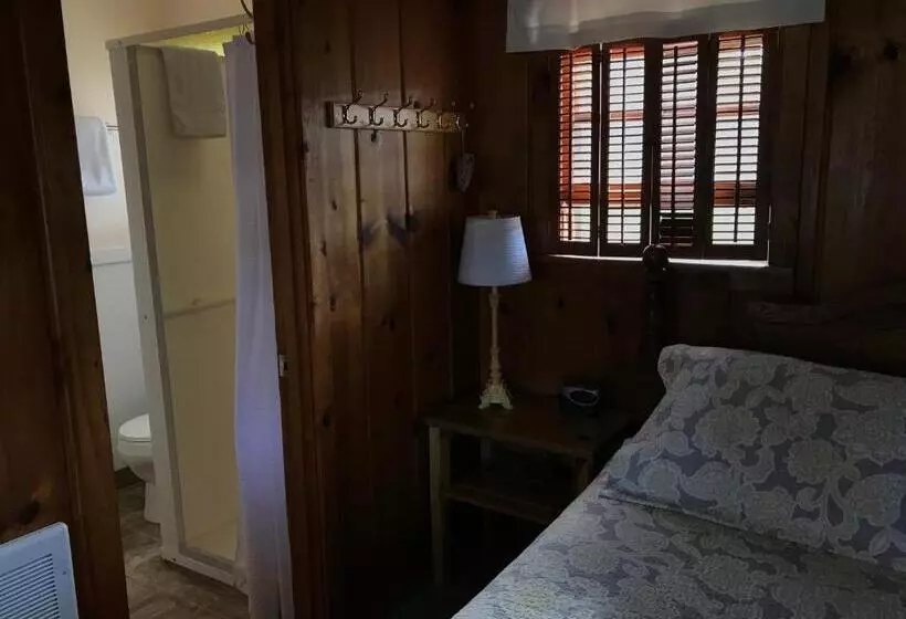 Motelli Cedar Ridge Cabins