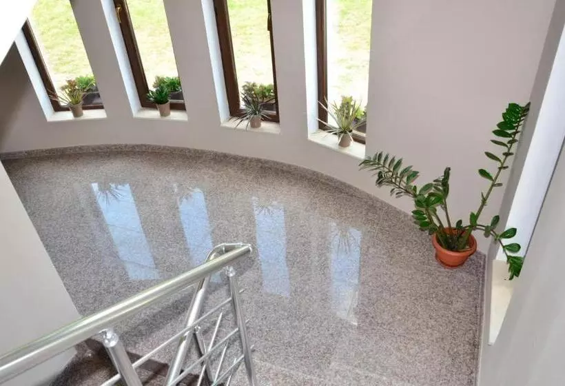 Majatalo Guesthouse Green Fields