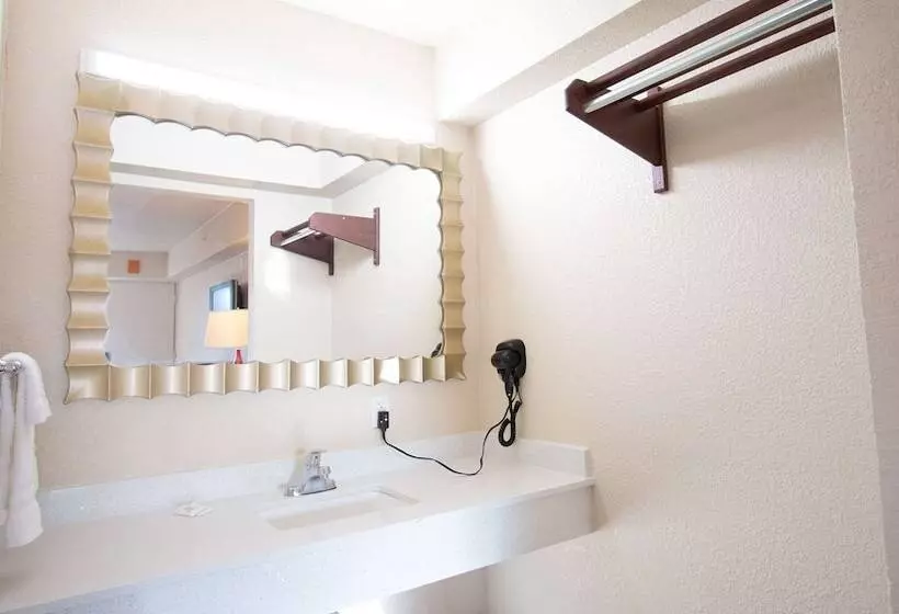 مُتل Magnuson Extended Stay And Suites Airport