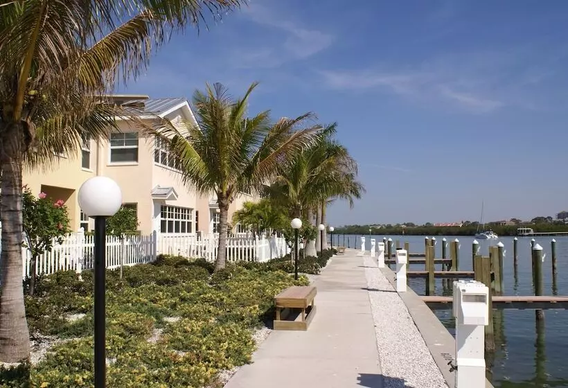 Отель Barefoot Beach Resort