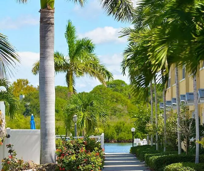 Отель Barefoot Beach Resort