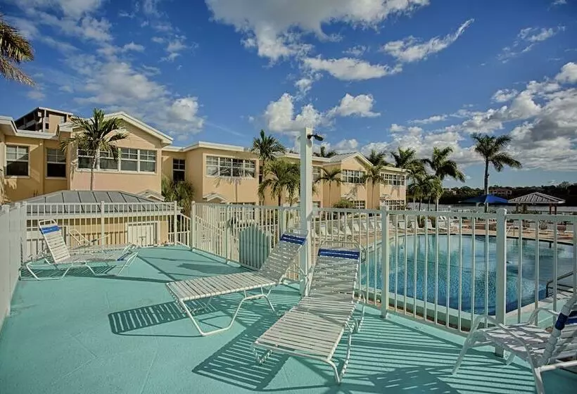 Отель Barefoot Beach Resort