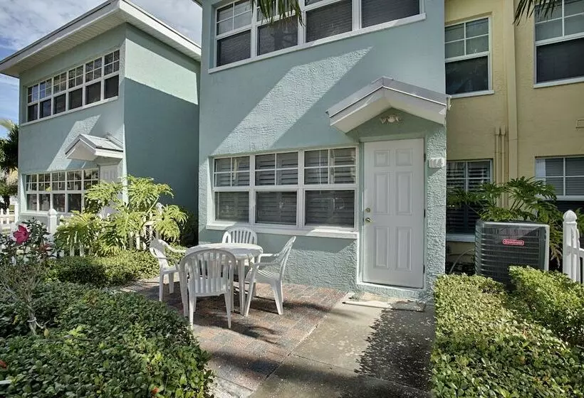 Отель Barefoot Beach Resort