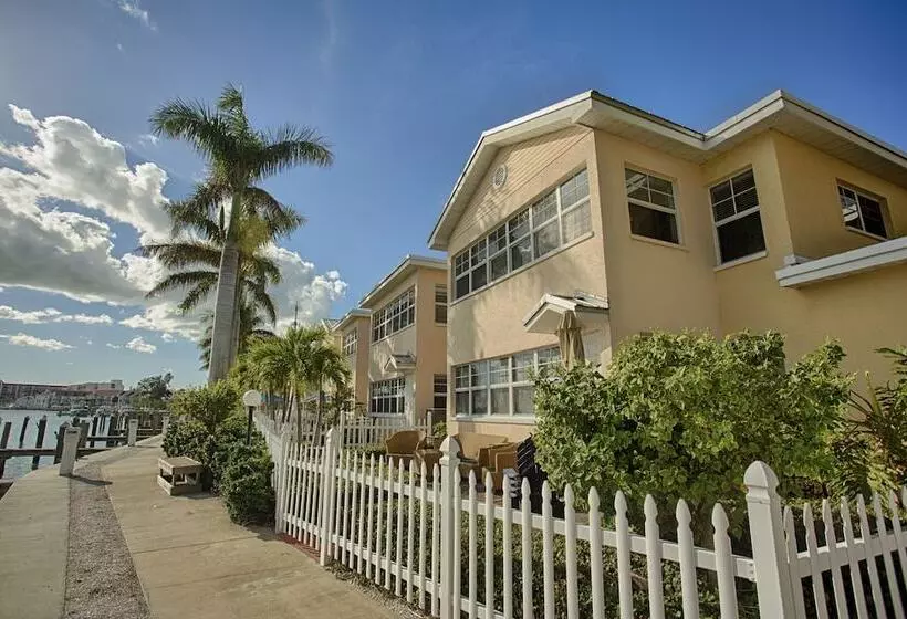 Отель Barefoot Beach Resort