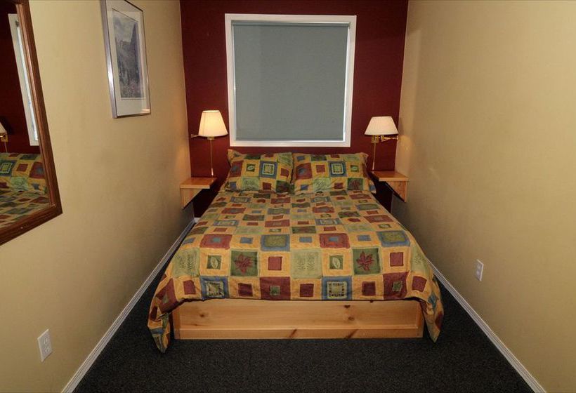 בית מלון כפרי Canadian Rockies Chalets