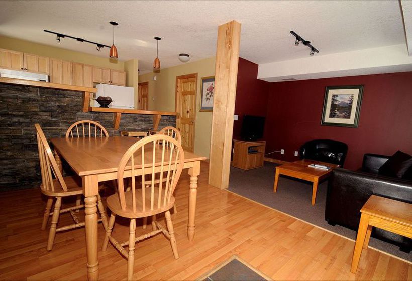 בית מלון כפרי Canadian Rockies Chalets