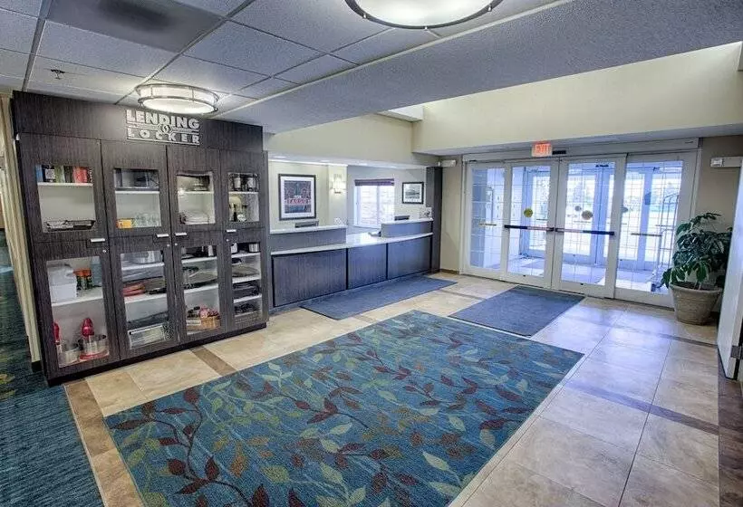 هتل Candlewood Suites Fargo North Dakota State University, An Ihg