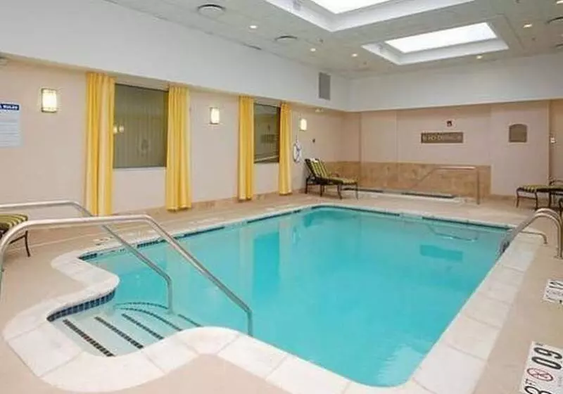 Clarion Hotel & Suites Hamden New Haven