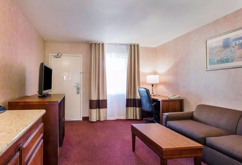 Hotel Comfort Inn & Suites Moreno Valley Near March Air Reserve Base