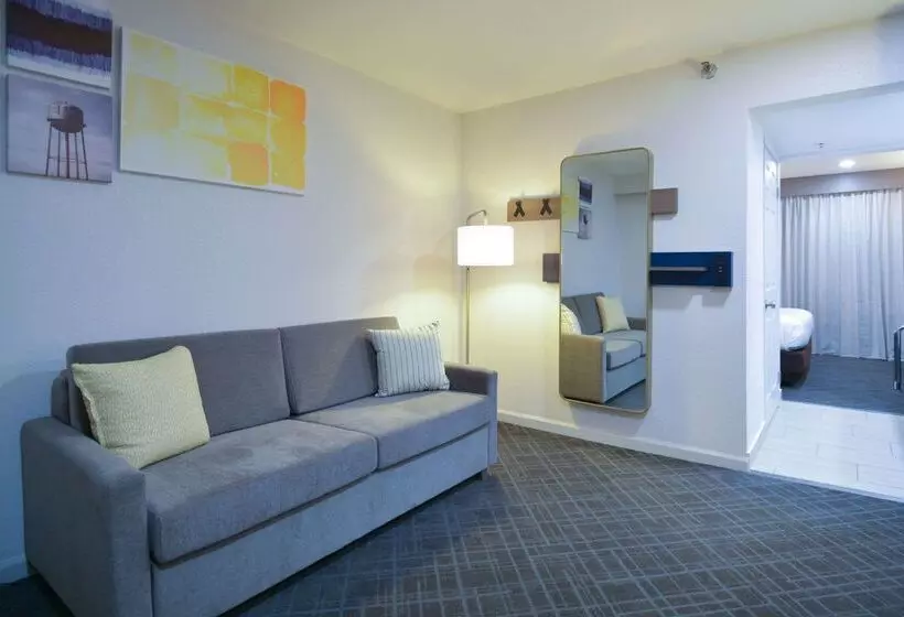 Hotel Comfort Inn & Suites Moreno Valley Near March Air Reserve Base