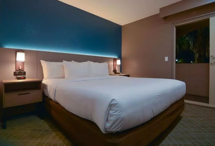 Hotel Comfort Inn & Suites Moreno Valley Near March Air Reserve Base