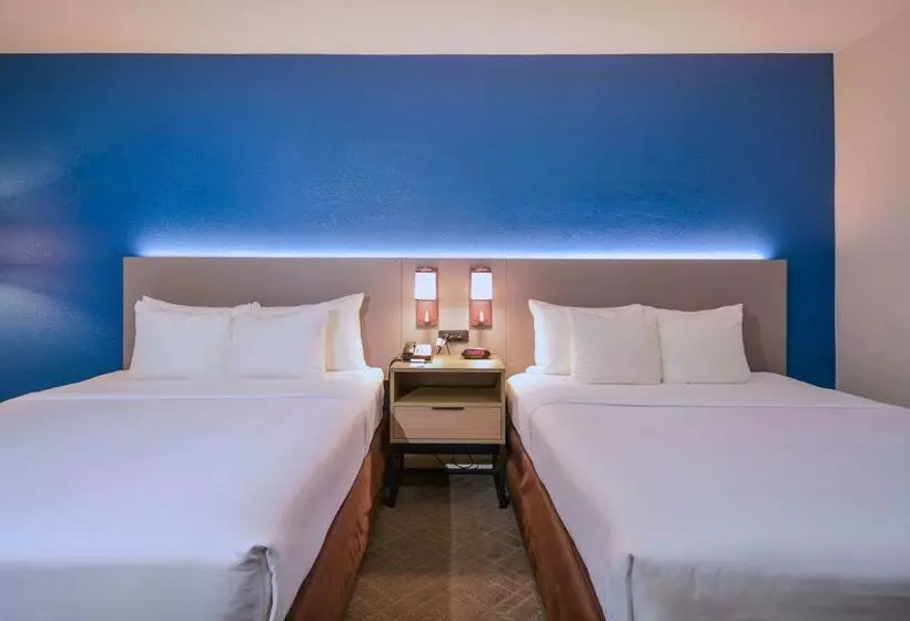 Hotel Comfort Inn & Suites Moreno Valley Near March Air Reserve Base