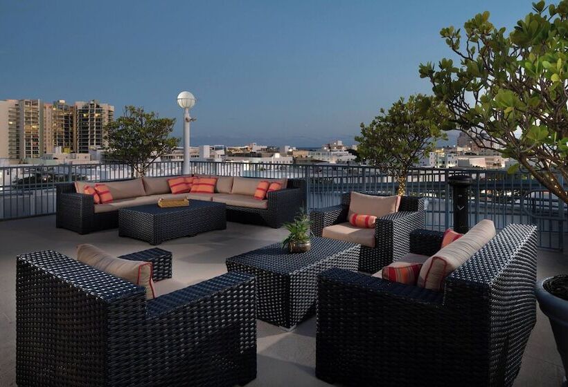 בית מלון כפרי Courtyard Miami Beach South Beach