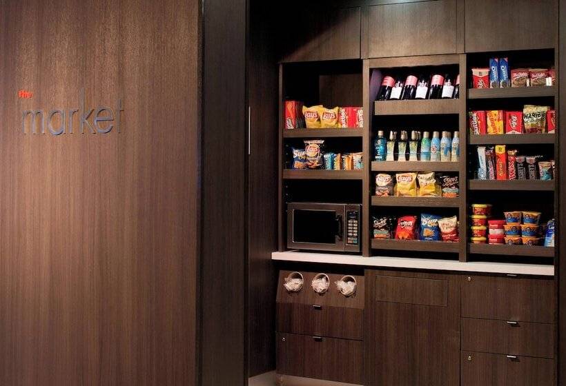 בית מלון כפרי Courtyard Miami Beach South Beach