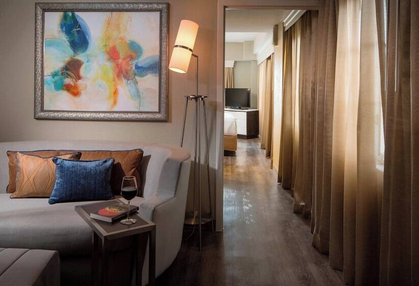 בית מלון כפרי Courtyard Miami Beach South Beach