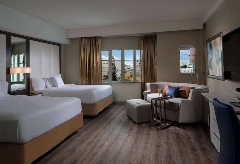 בית מלון כפרי Courtyard Miami Beach South Beach