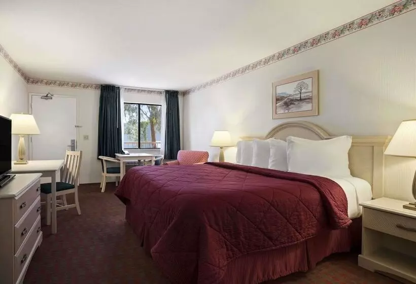 ホテル Days Inn By Wyndham Gilroy