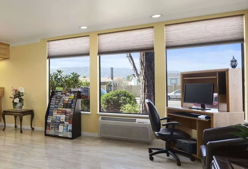 ホテル Days Inn By Wyndham Gilroy