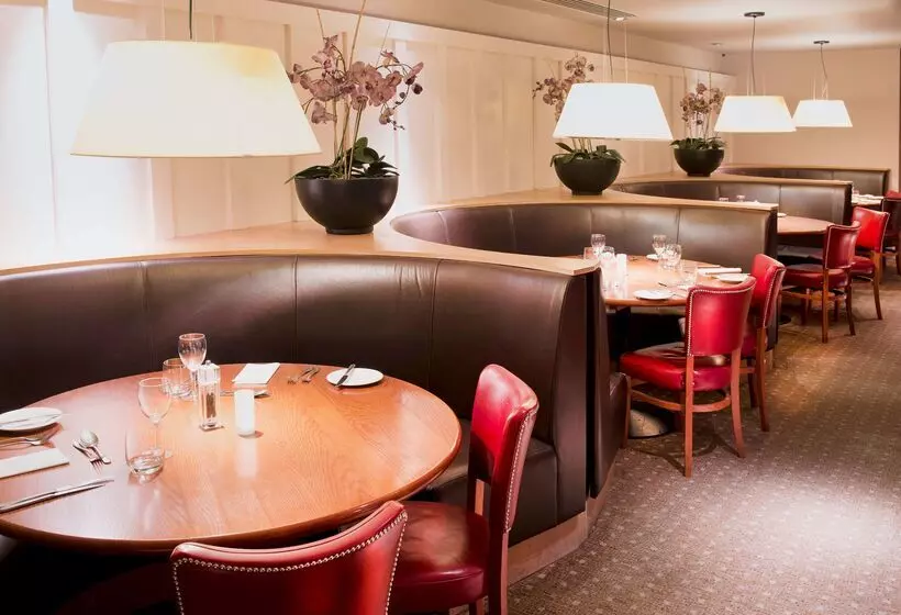 Отель De Vere Cranage Estate