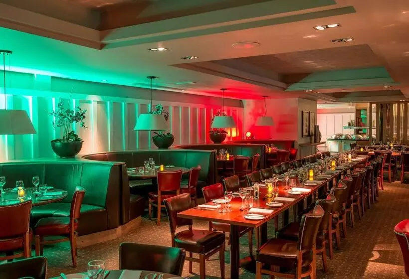 Отель De Vere Cranage Estate