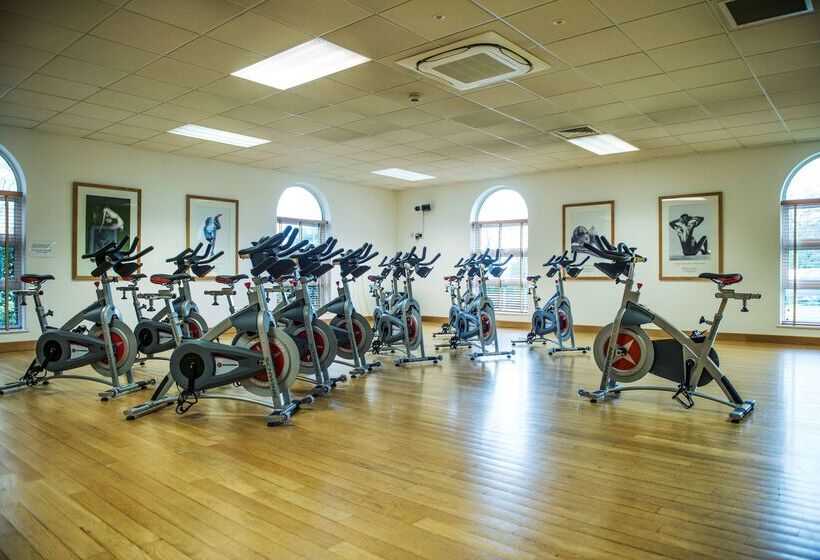 فندق De Vere Cranage Estate