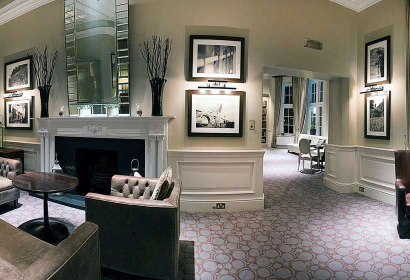 فندق De Vere Cranage Estate