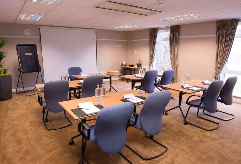 Отель De Vere Cranage Estate